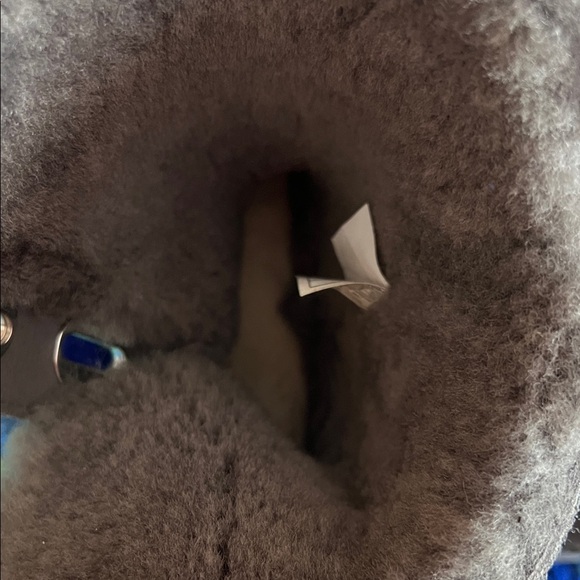 UGG BOOTS Grey with turn locks - Picture 3 of 11